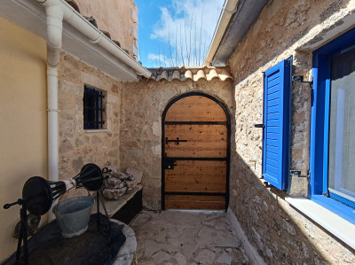 Kalamitsi House 003.jpg